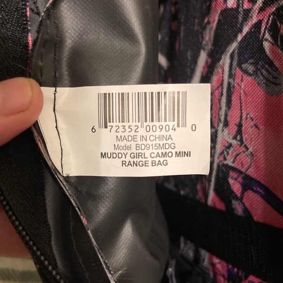 Bulldog Muddy Girl Pink Camo Mini Range Bag - Picture 2 of 3